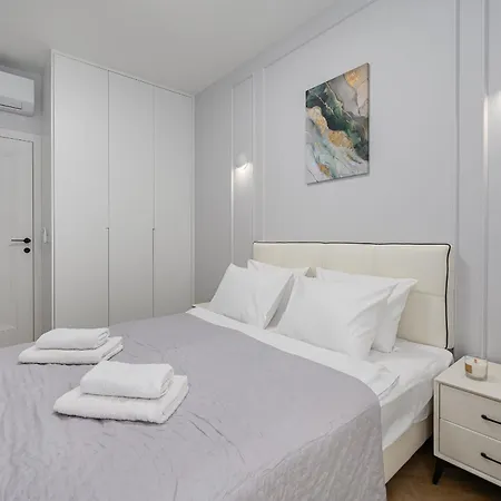 P&o Chmielna Next To Tower 바르샤바