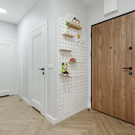 P&o Chmielna Next To Tower *