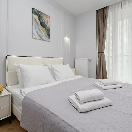 P&o Chmielna Next To Tower * Warszawa