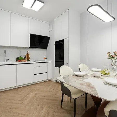 P&o Chmielna Next To Tower Warszawa